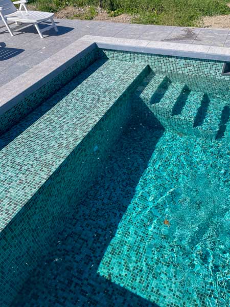 Carreleur expert en mosaïque de piscine