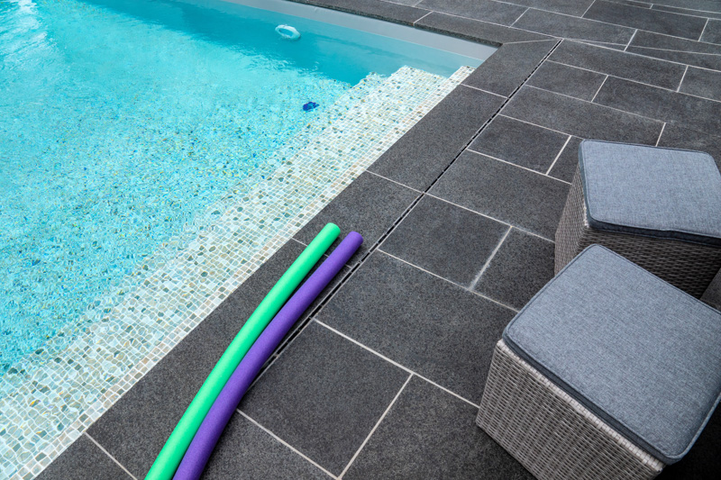 Pisciniste mosaïque et carrelage : conseils, création et embellissement de votre piscine