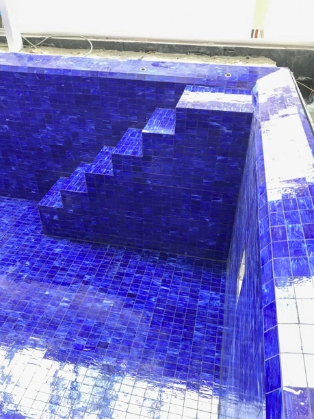 piscine realise en mosaiques verre souffle