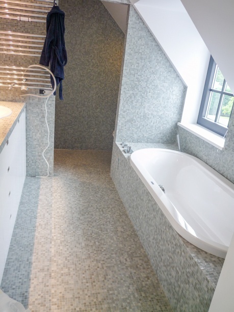 creation salle de bain en mosaiques