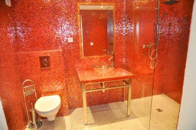 Réalisation d'une salle de douche italienne en mosaïques 
