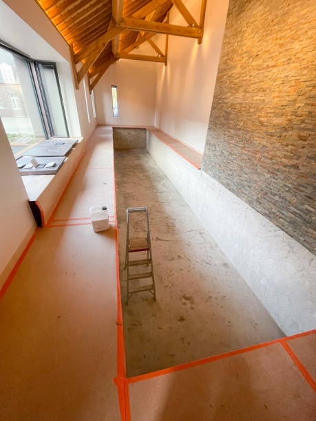 installation piscine interieur