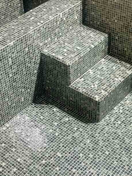 detail mosaique piscine luxe